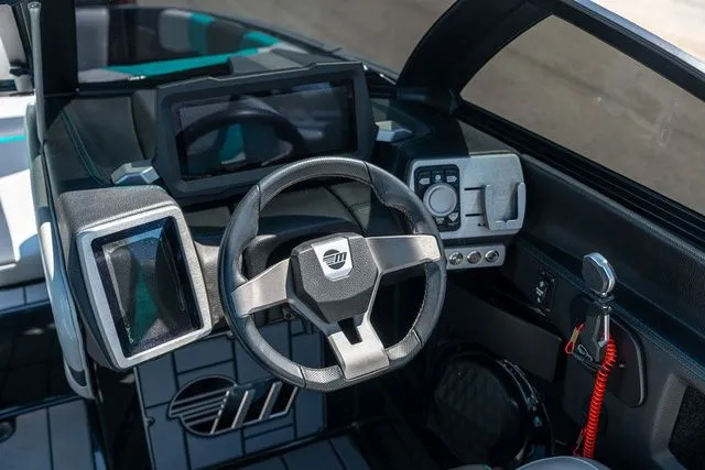 Slide: The Image of Malibu Wakesetter 23 MXZ 2022 - 9