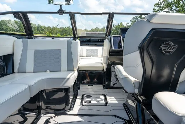 Slide: The Image of Malibu Wakesetter 23 MXZ 2024 - 19