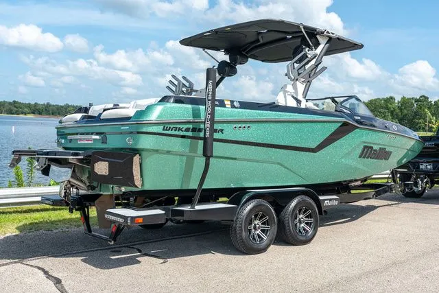 Slide: The Image of Malibu Wakesetter 23 MXZ 2024 - 4