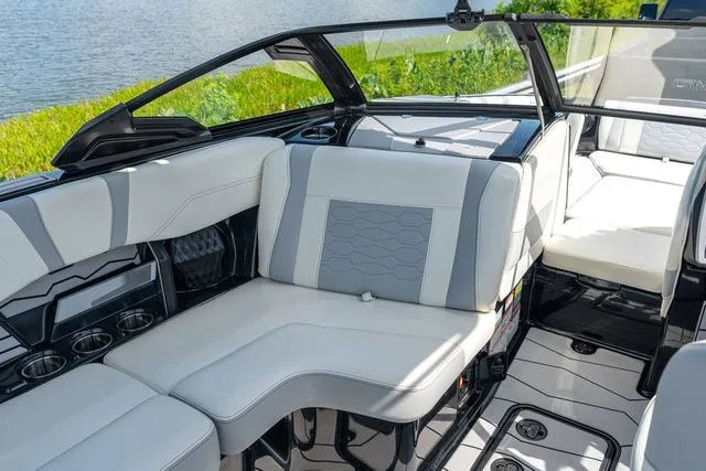 Slide: The Image of Malibu Wakesetter 23 MXZ 2024 - 7