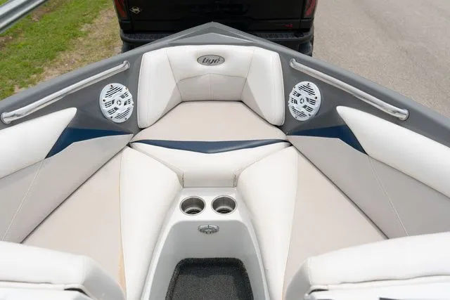 Slide: The Image of Tigé Z1 2009 - 11