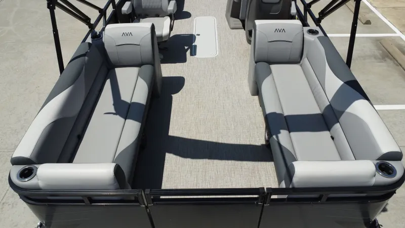 Slide: The Image of Avalon VNT85 QL23T 2025 - 24