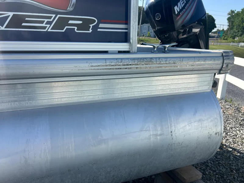 Slide: The Image of 2016 Sun Tracker Party Barge 18 DLX pontoon with Mercury outboard motor. - 10