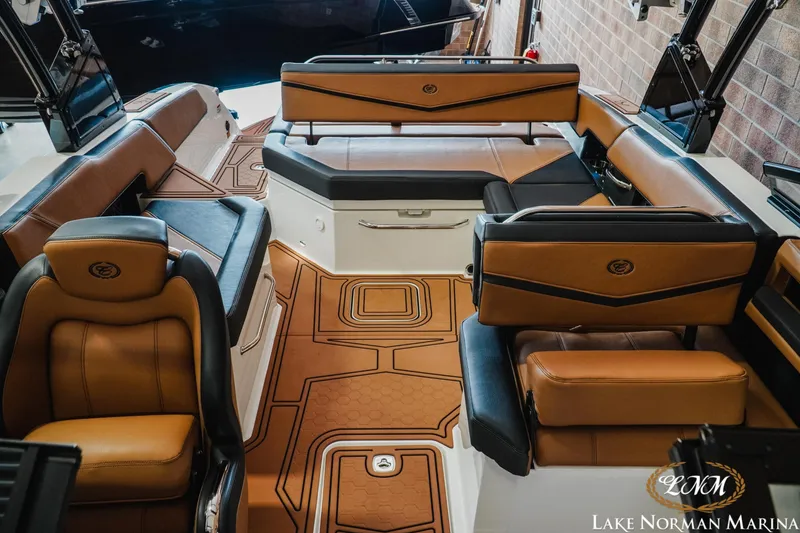 Slide: The Image of Cobalt R6 Surf 2023 - 19