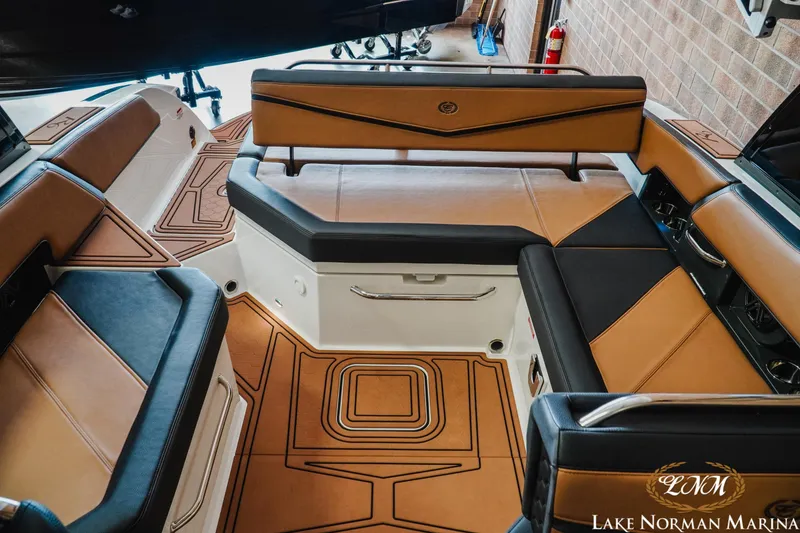 Slide: The Image of Cobalt R6 Surf 2023 - 20