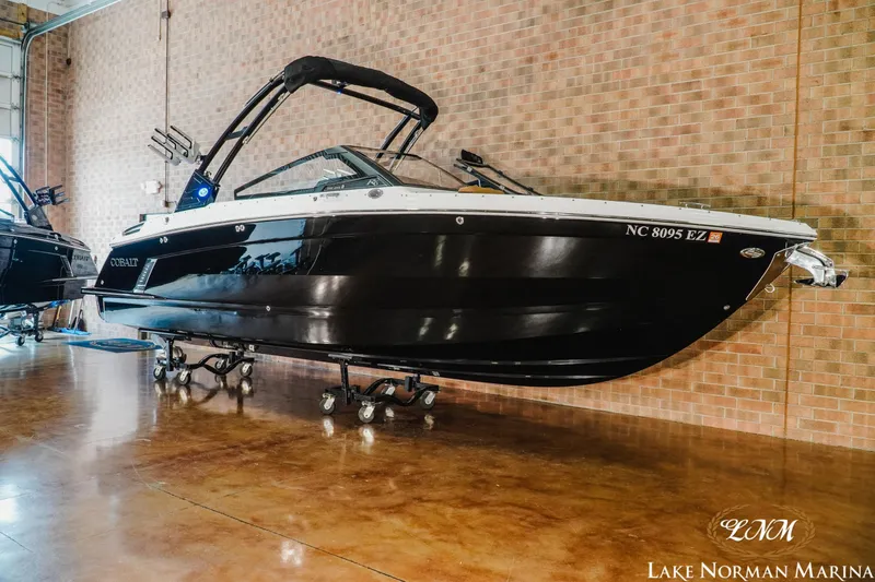 Slide: The Image of Cobalt R6 Surf 2023 - 3