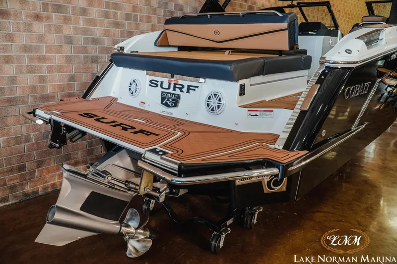 Slide: The Image of Cobalt R6 Surf 2023 - 6