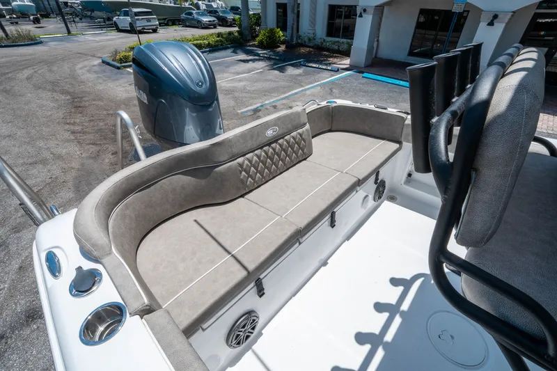 Slide: The Image of Sea Hunt Ultra 219 2026 - 3