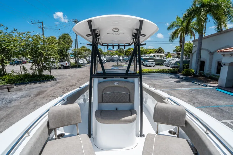 Slide: The Image of Sea Hunt Ultra 219 2026 - 15