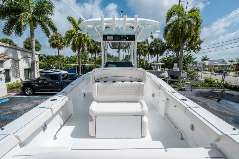 Slide: The Image of Sea Hunt Ultra 275 SE 2026 - 9