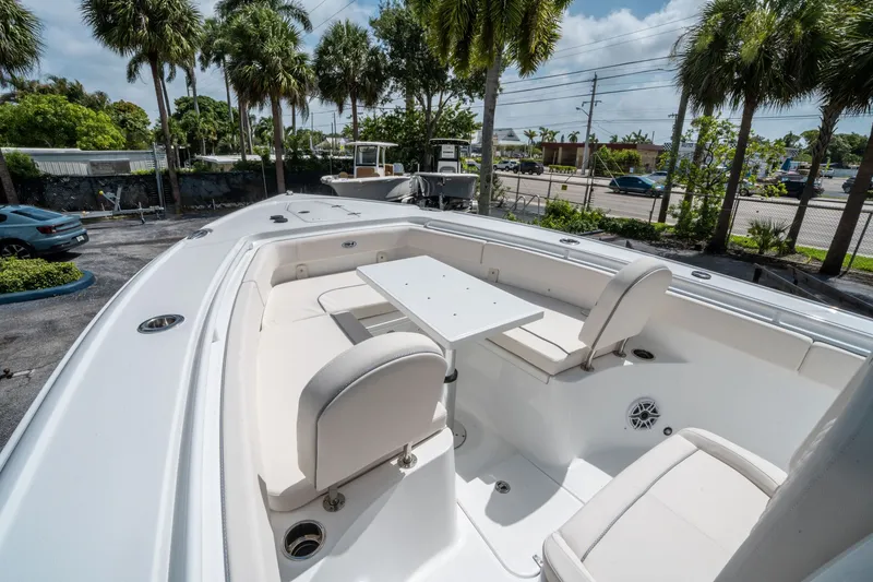 Slide: The Image of Sea Hunt Ultra 275 SE 2026 - 26