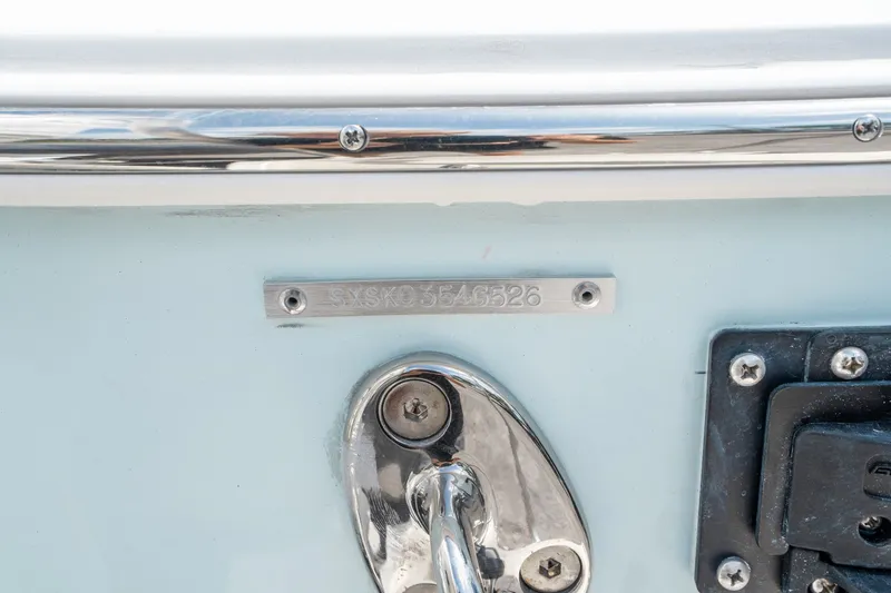 Slide: The Image of Sea Hunt Ultra 275 SE 2026 - 34