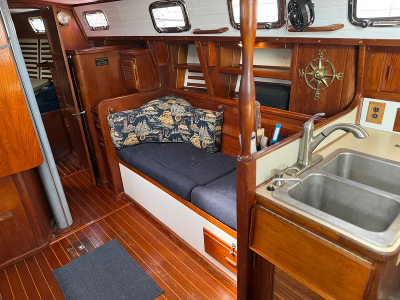 Slide: The Image of Endeavour E 35 1983 - 16