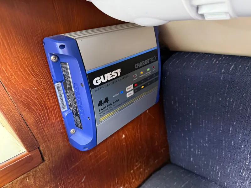 Slide: The Image of Endeavour E 35 1983 - 22