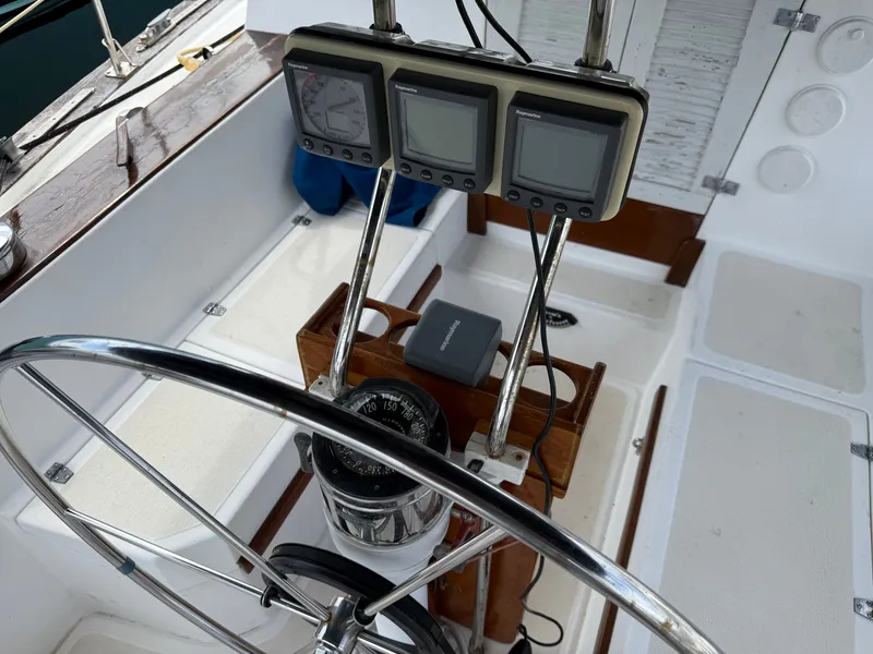 Slide: The Image of Endeavour E 35 1983 - 6