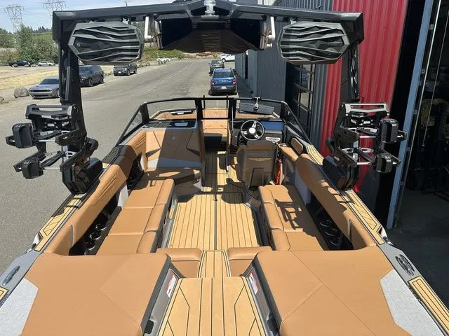 Slide: The Image of Nautique Super Air Nautique S23 2026 - 5