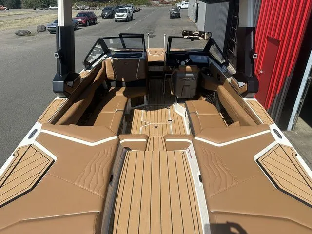 Slide: The Image of Nautique Super Air Nautique G23 2026 - 11
