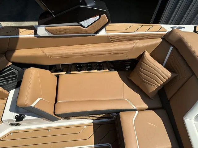 Slide: The Image of Nautique Super Air Nautique G23 2026 - 12