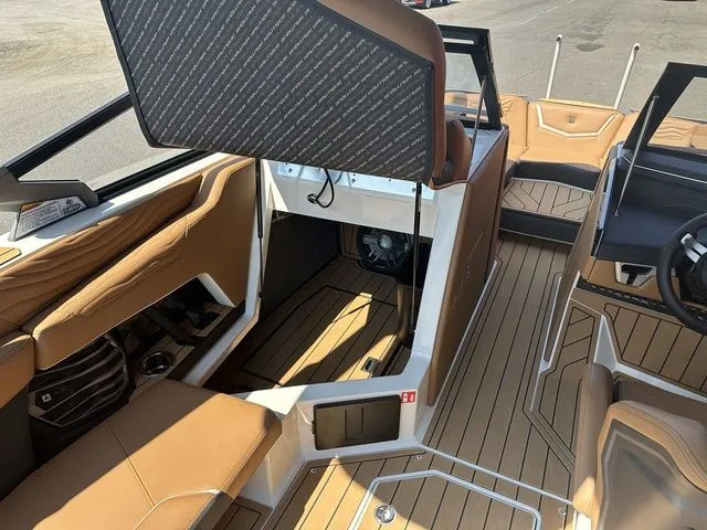 Slide: The Image of Nautique Super Air Nautique G23 2026 - 15