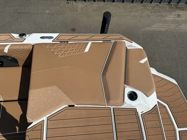 Slide: The Image of Nautique Super Air Nautique GS22 2026 - 11