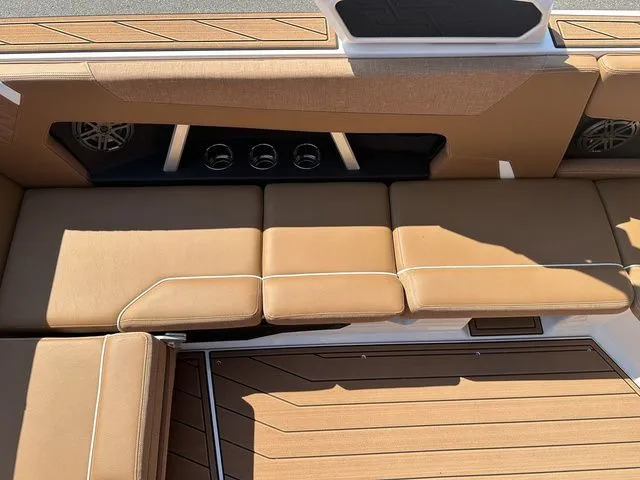 Slide: The Image of Nautique Super Air Nautique GS22 2026 - 8