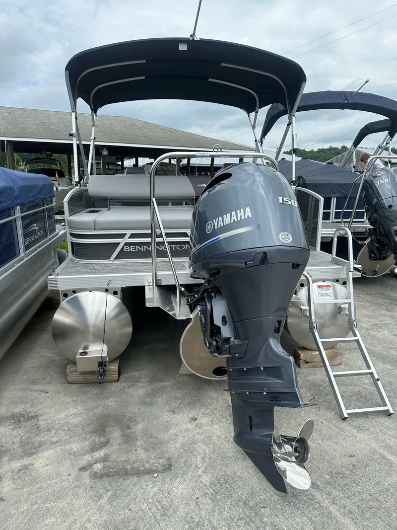 Slide: The Image of 2024 Bennington SV 22 Swingback pontoon boat with Yamaha 150 outboard motor. - 4