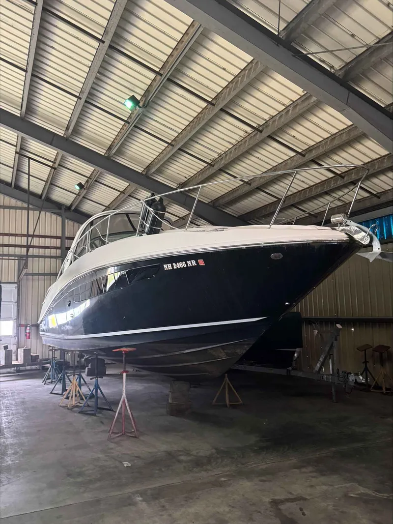 The Image of Sea Ray Sundancer 370 2013 - 1