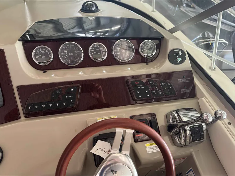 Slide: The Image of Sea Ray Sundancer 370 2013 - 9