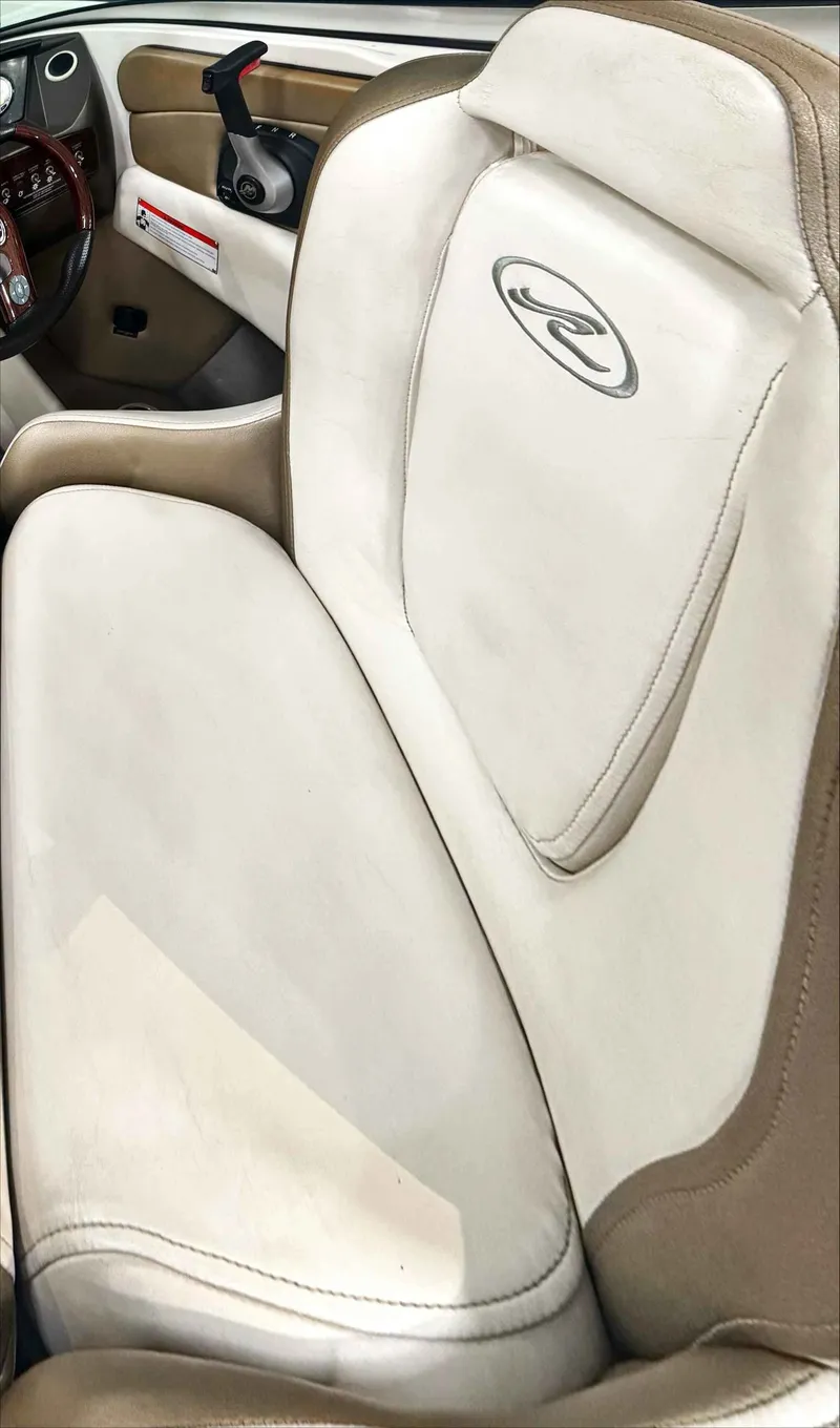 Slide: The Image of Sea Ray 230 Select 2007 - 8