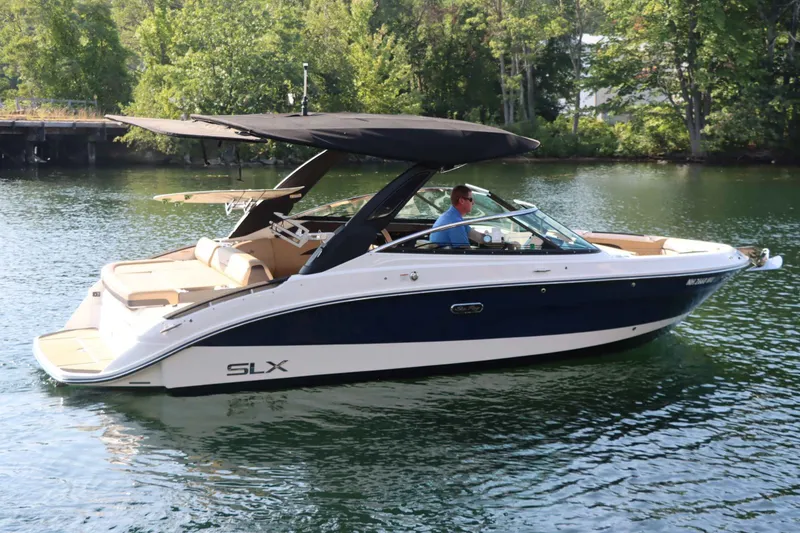 The Image of Sea Ray 260SXS 2024 - 1