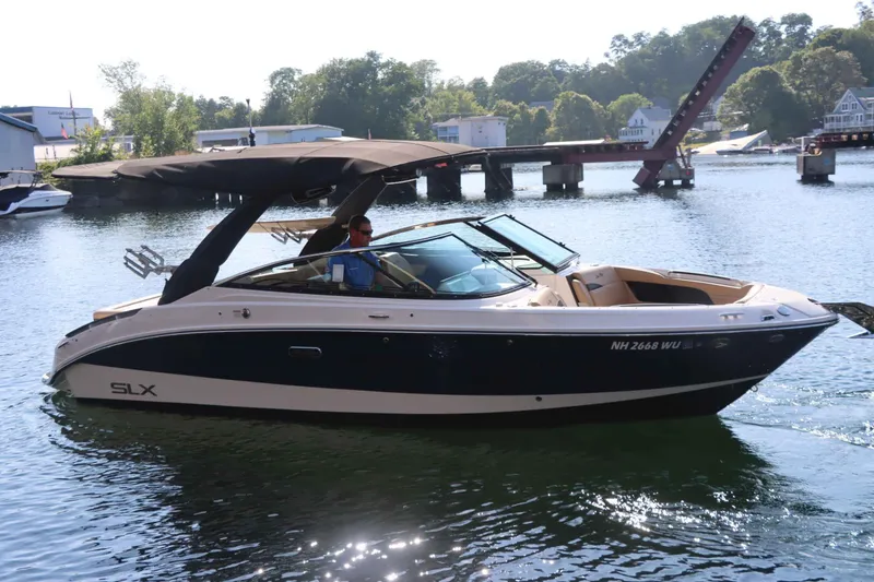 Slide: The Image of Sea Ray 260SXS 2024 - 5