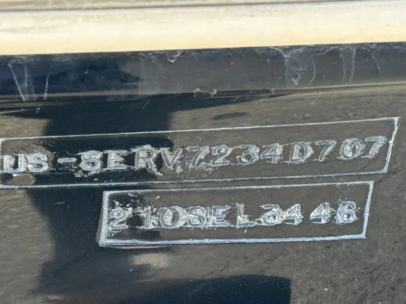 Slide: The Image of Hull identification number on 2007 Sea Ray 210 Select boat. - 30