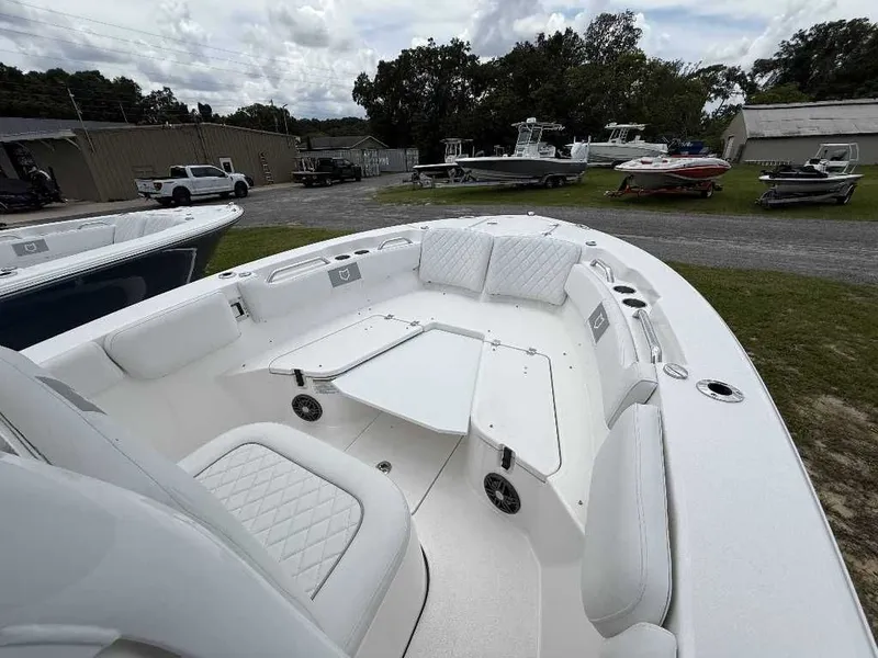 Slide: The Image of Sea Fox 228 Commander 2025 - 11