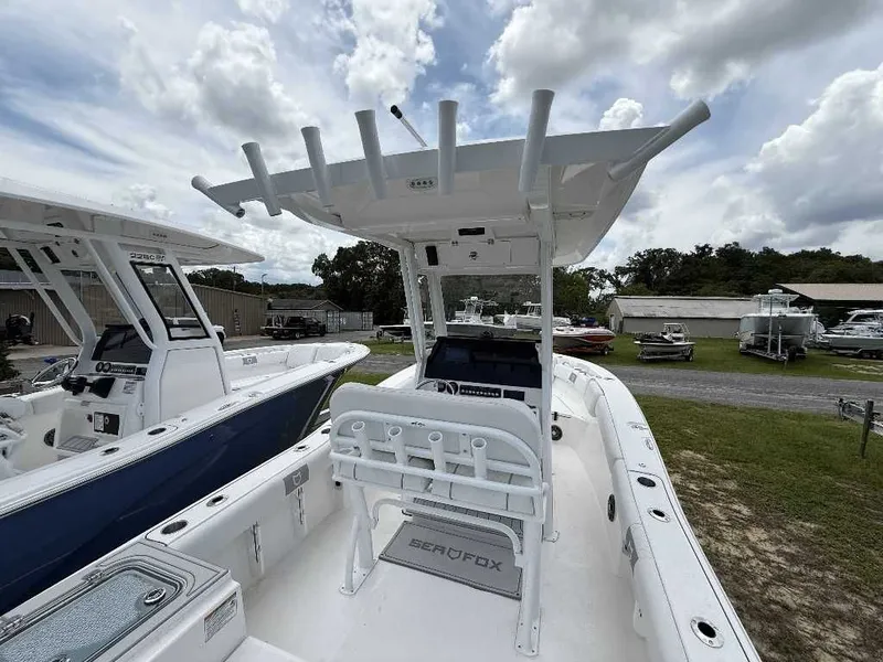 Slide: The Image of Sea Fox 228 Commander 2025 - 4