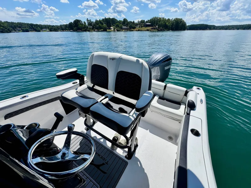 Slide: The Image of Tidewater 210 LXF 2025 - 12