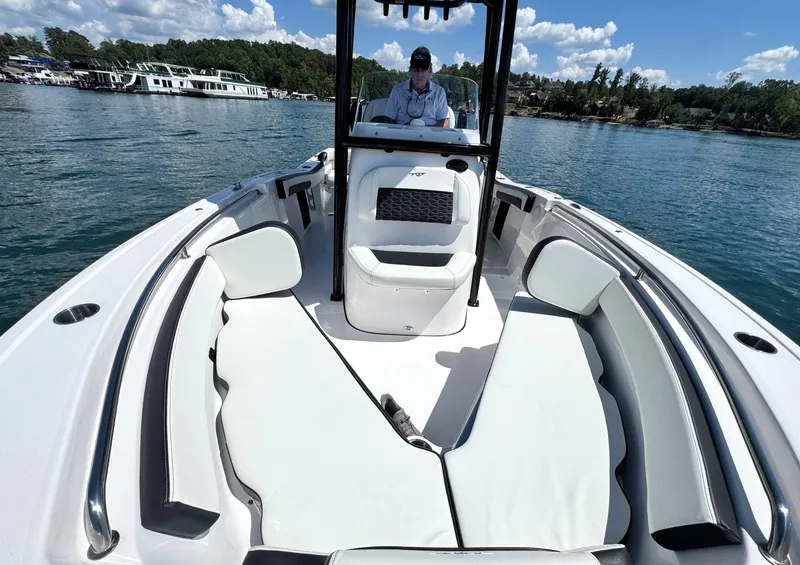 Slide: The Image of Tidewater 210 LXF 2025 - 14