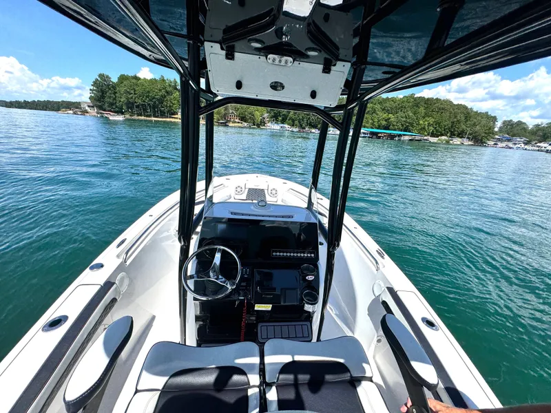 Slide: The Image of Tidewater 210 LXF 2025 - 8