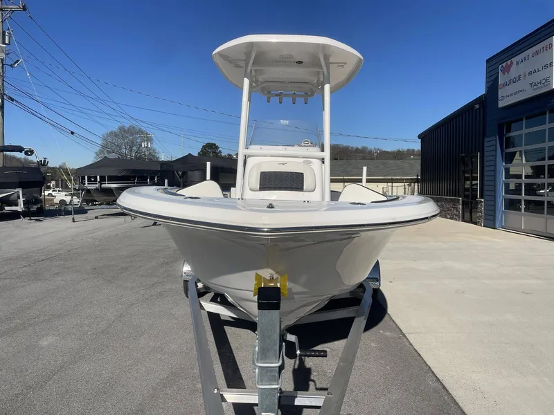 Slide: The Image of Tidewater 198 CC Adventure 2025 - 5