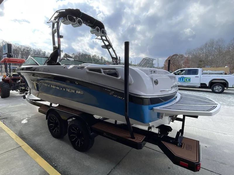 Slide: The Image of Correct Craft 230TE 2011 - 4