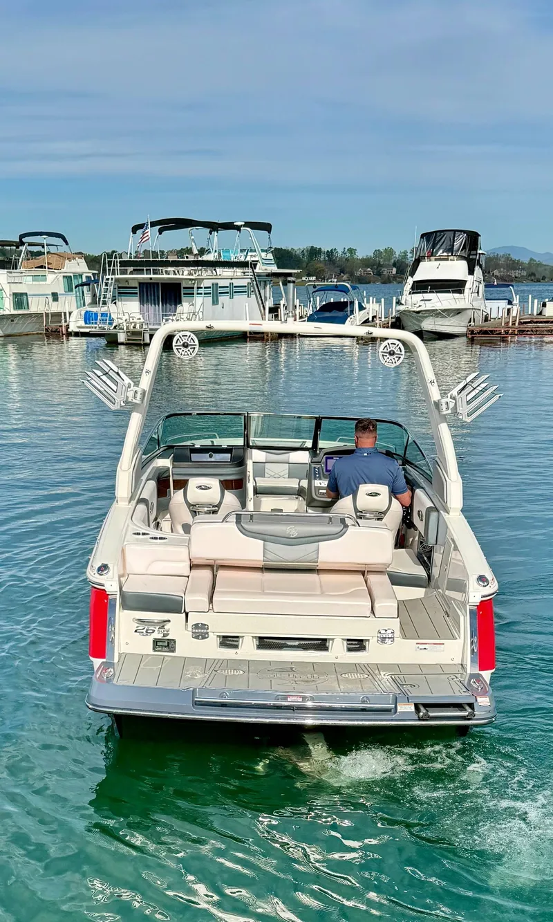 Slide: The Image of Chaparral 26 Surf 2021 - 5