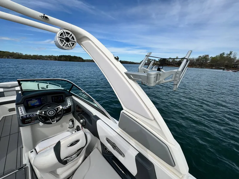 Slide: The Image of Chaparral 26 Surf 2021 - 8