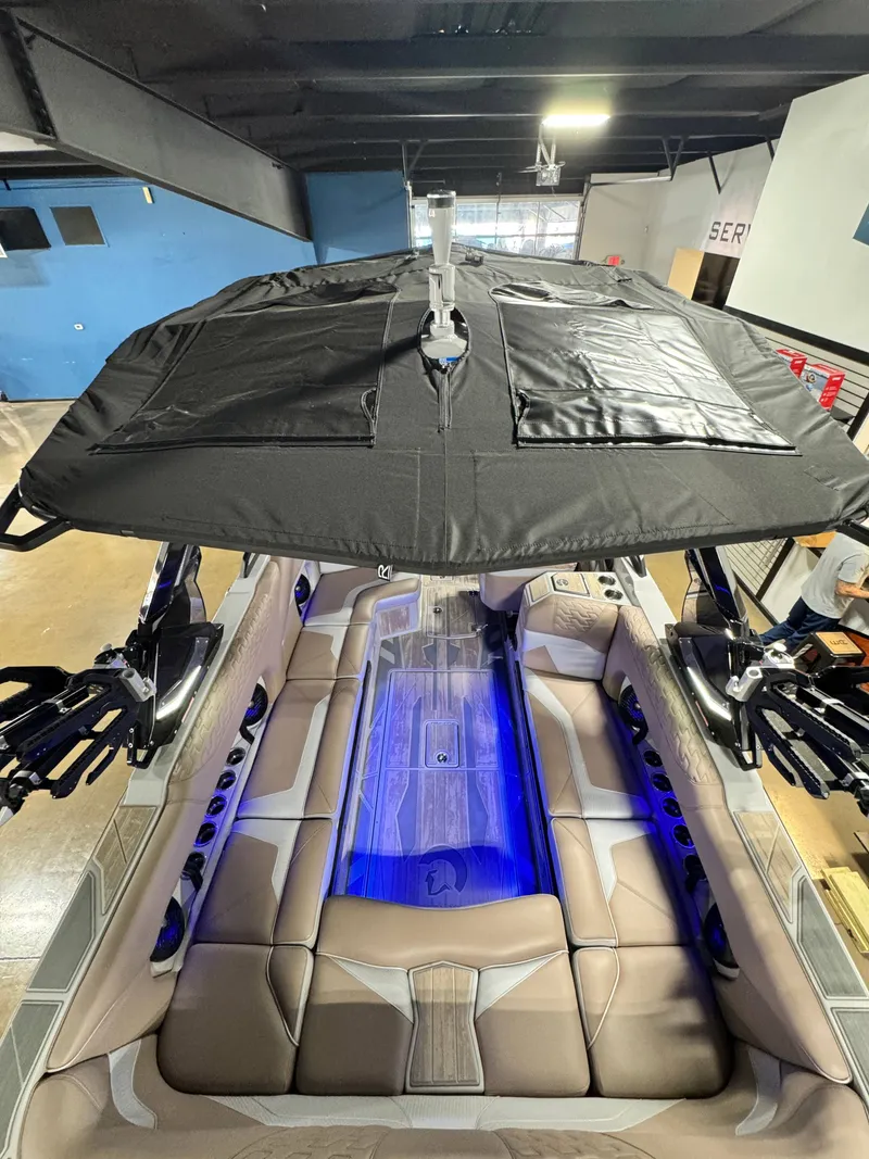 Slide: The Image of Centurion Ri245 2025 - 15