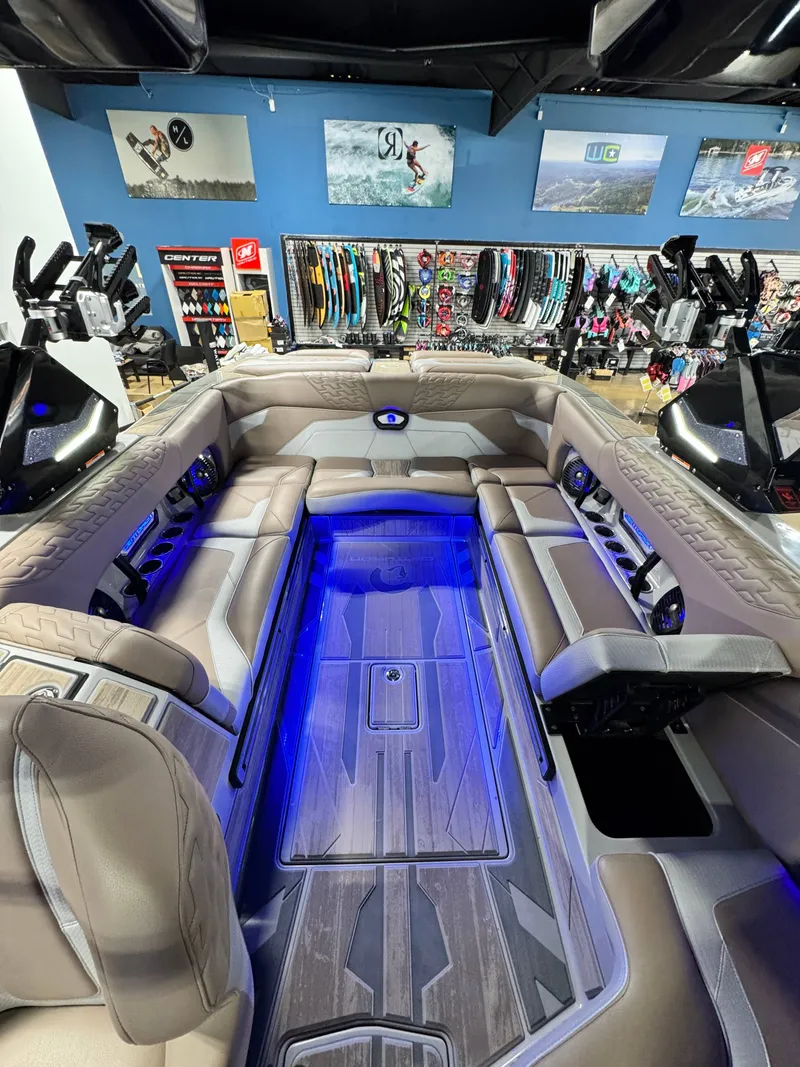 Slide: The Image of Centurion Ri245 2025 - 8