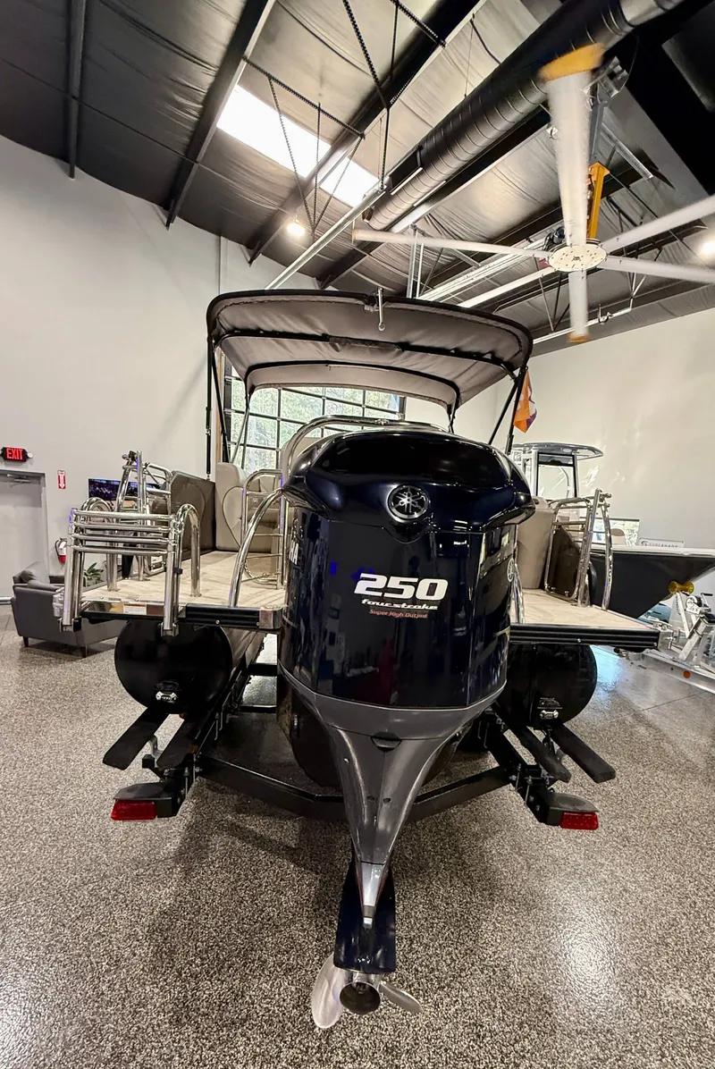 Slide: The Image of Manitou 25 SES Platinum 2019 - 16