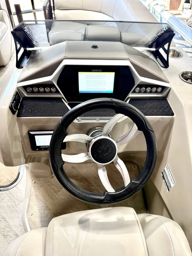 Slide: The Image of Manitou 25 SES Platinum 2019 - 6