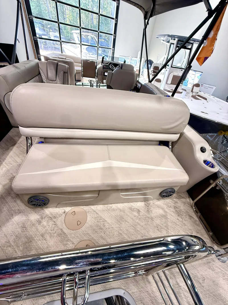 Slide: The Image of Manitou 25 SES Platinum 2019 - 9