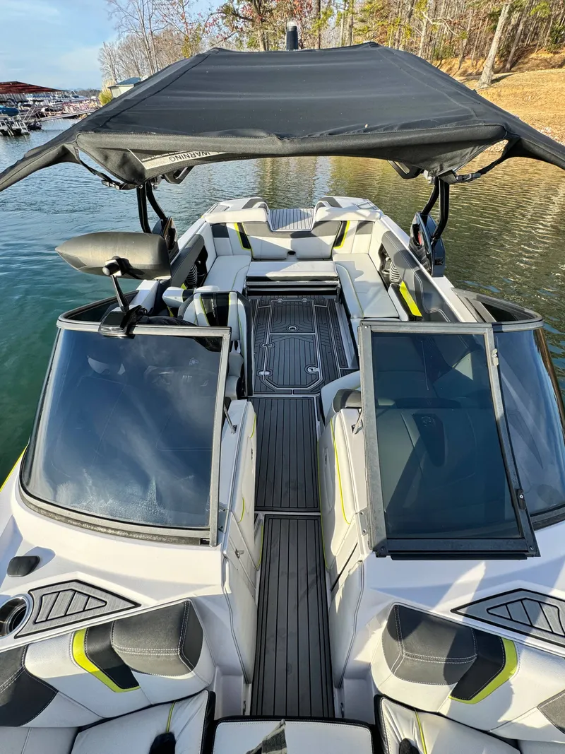 Slide: The Image of Nautique G25 2015 - 12