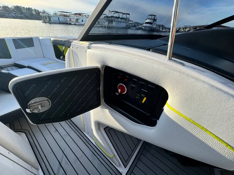 Slide: The Image of Nautique G25 2015 - 20