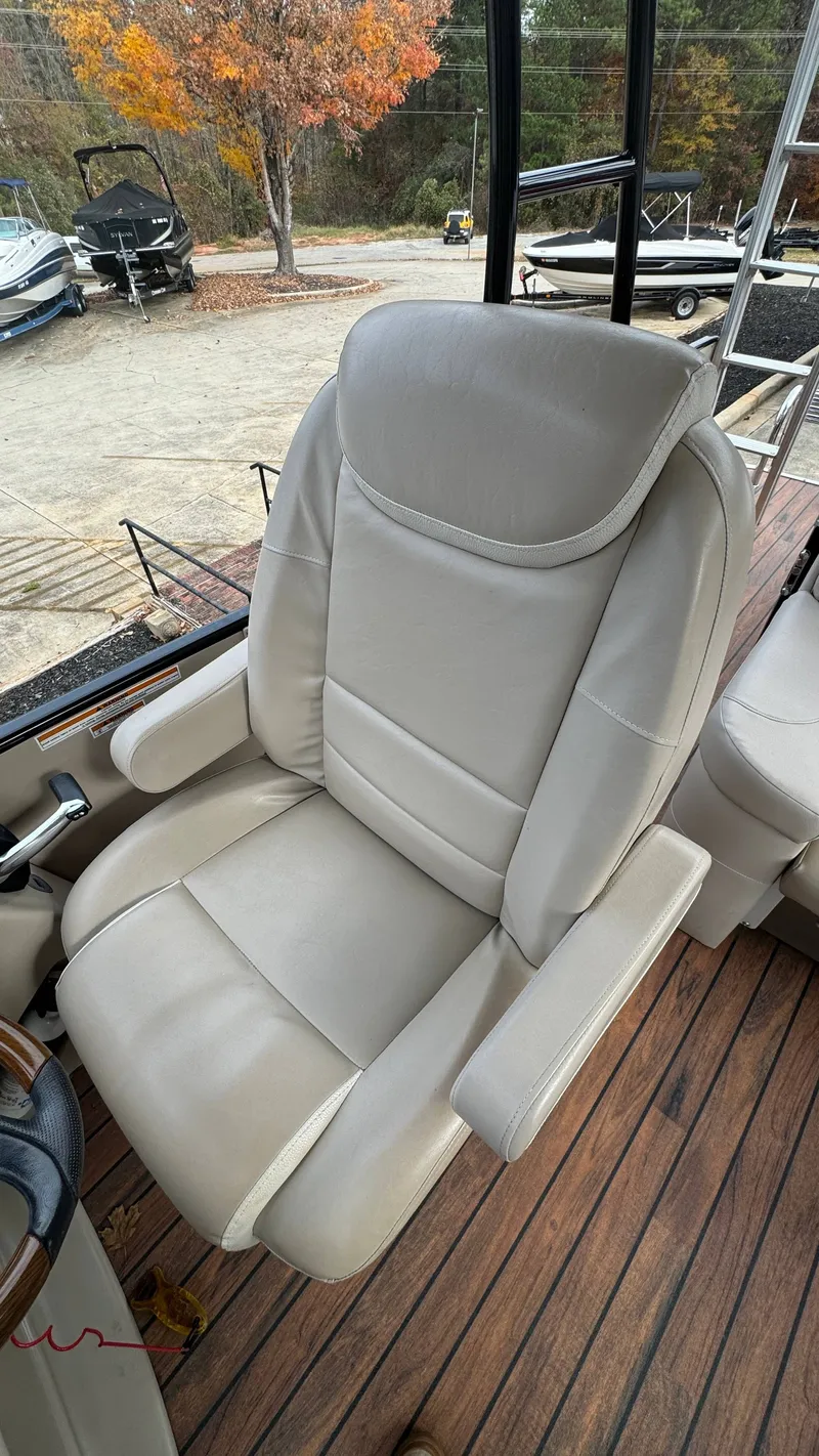 Slide: The Image of Avalon Double Decker 2015 - 21