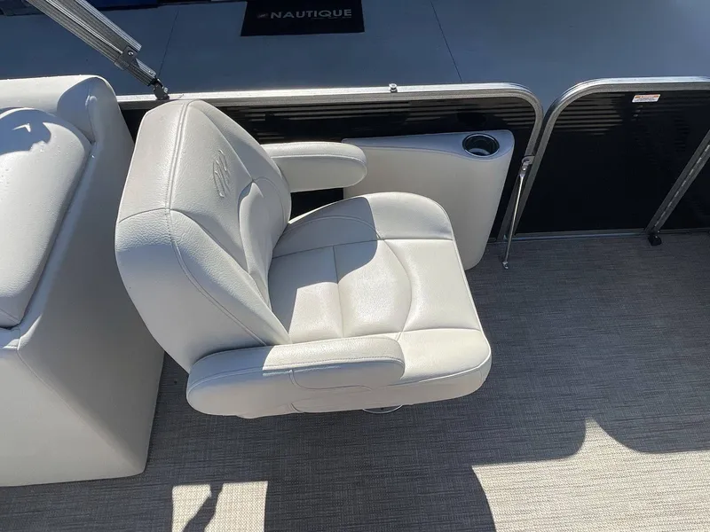 Slide: The Image of Manitou Aurora 2021 - 8